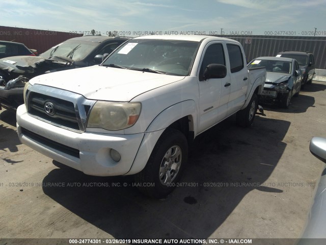 3TMJU62N97M033462 - 2007 TOYOTA TACOMA DOUBLE CAB PRERUNNER WHITE photo 2