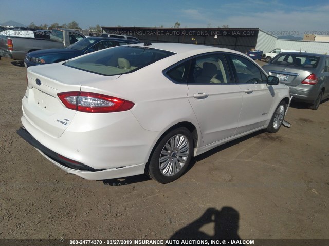 3FA6P0LU1GR282301 - 2016 FORD FUSION SE HYBRID WHITE photo 4