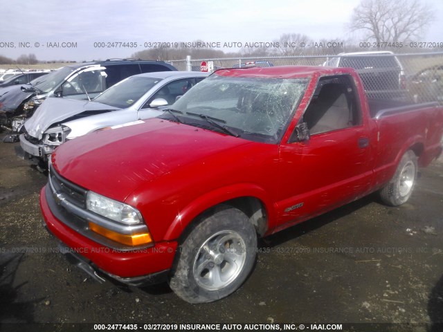 1GCCS145428175584 - 2002 CHEVROLET S TRUCK S10 RED photo 2