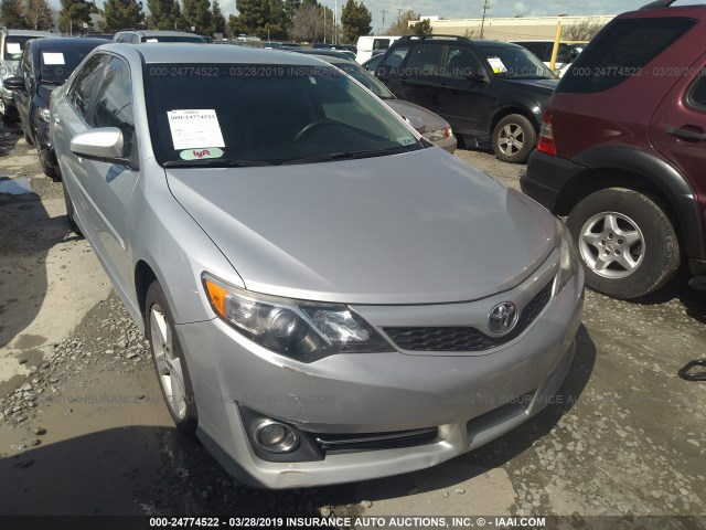 4T1BF1FK0EU304463 - 2014 TOYOTA CAMRY L/SE/LE/XLE 银色 照片 1