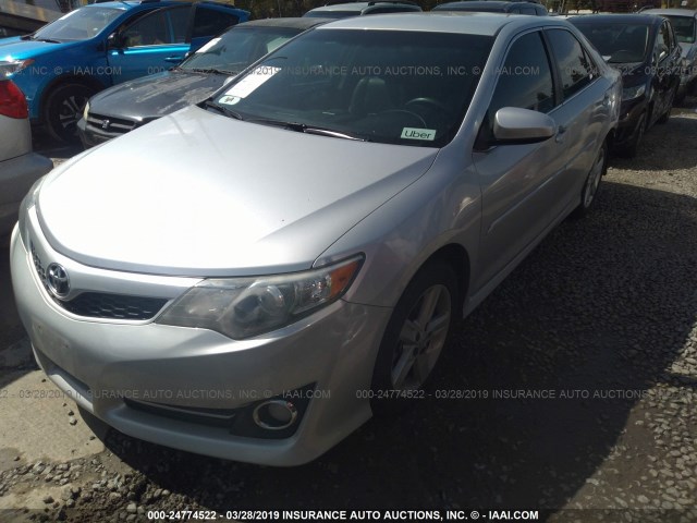 4T1BF1FK0EU304463 - 2014 TOYOTA CAMRY L/SE/LE/XLE 银色 照片 2