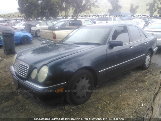 WDBJF65F6WA619044 - 1998 MERCEDES-BENZ E 320 BLUE photo 2