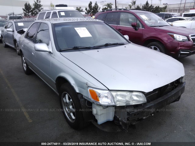 JT2BG22K9Y0448224 - 2000 TOYOTA CAMRY CE/LE/XLE SILVER photo 1