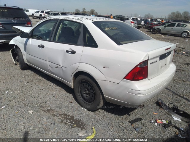 1FAFP34N77W318031 - 2007 FORD FOCUS ZX4/S/SE/SES WHITE photo 3