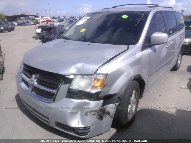 2D4RN5D19AR475679 - 2010 DODGE GRAND CARAVAN SXT SILVER photo 6