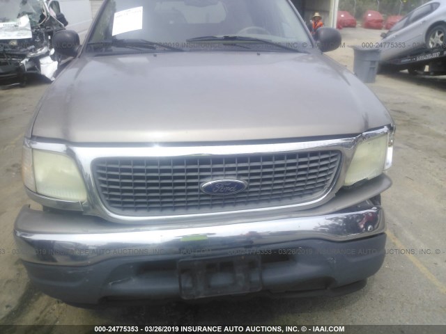 1FMRU15W12LA69047 - 2002 FORD EXPEDITION XLT GOLD photo 6