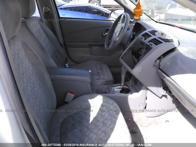 1G1ZT54805F120129 - 2005 CHEVROLET MALIBU LS WHITE photo 5