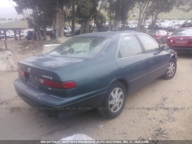 4T1BF22KXVU918657 - 1997 TOYOTA CAMRY CE/LE/XLE GREEN photo 4