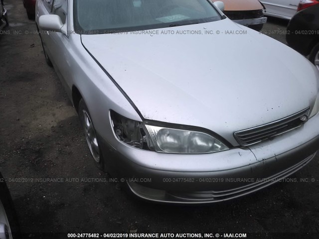 JT8BF28GXX5063882 - 1999 LEXUS ES 300 SILVER photo 6