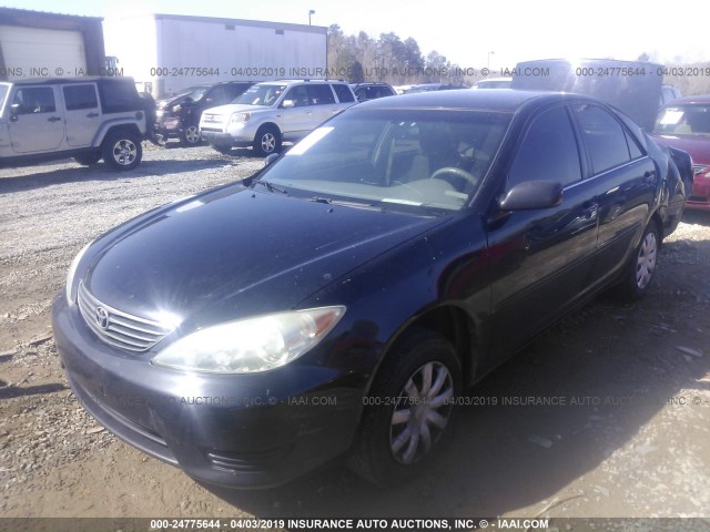 4T1BE32K35U416775 - 2005 TOYOTA CAMRY LE/XLE/SE BLACK photo 2