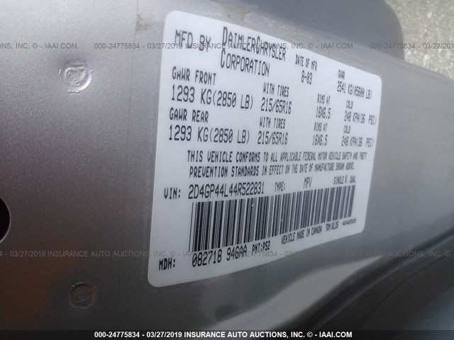 2D4GP44L44R522831 - 2004 DODGE GRAND CARAVAN SXT SILVER photo 9