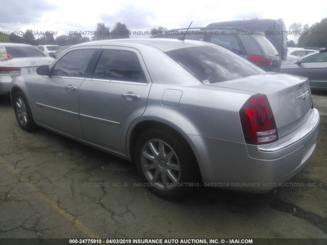 2C3LA63H48H233714 - 2008 CHRYSLER 300C SILVER photo 3