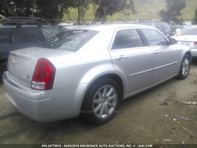 2C3LA63H48H233714 - 2008 CHRYSLER 300C SILVER photo 4