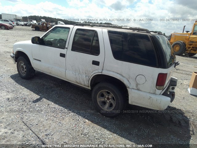 1GNDT13WX1K125518 - 2001 CHEVROLET BLAZER WHITE photo 3