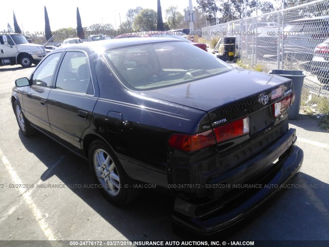 JT2BG22K6Y0411731 - 2000 TOYOTA CAMRY CE/LE/XLE BLACK photo 3