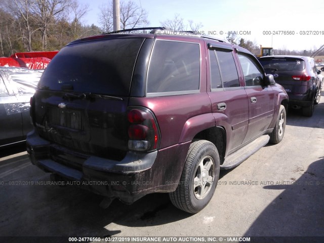 1GNDT13S462177456 - 2006 CHEVROLET TRAILBLAZER LS/LT MAROON photo 4