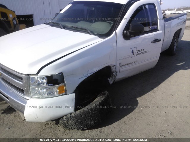 1GCRKREA6BZ326620 - 2011 CHEVROLET SILVERADO K1500 LS WHITE photo 6