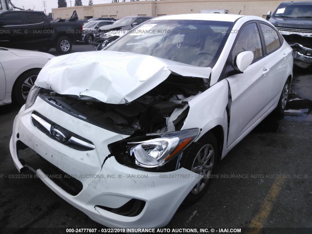 KMHCT4AE4DU480009 - 2013 HYUNDAI ACCENT GLS/GS WHITE photo 2