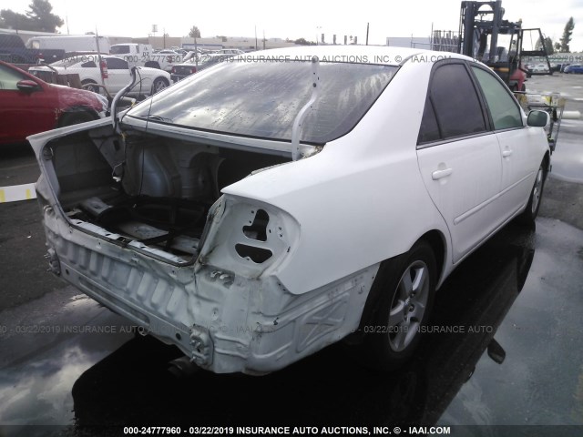 4T1BE30K56U702700 - 2006 TOYOTA CAMRY LE/XLE/SE WHITE photo 4