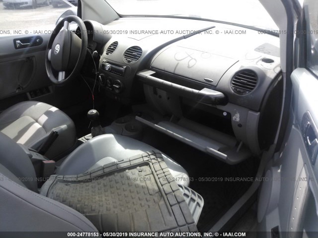 3VWCM21Y74M309417 - 2004 VOLKSWAGEN NEW BEETLE Silber Foto 5