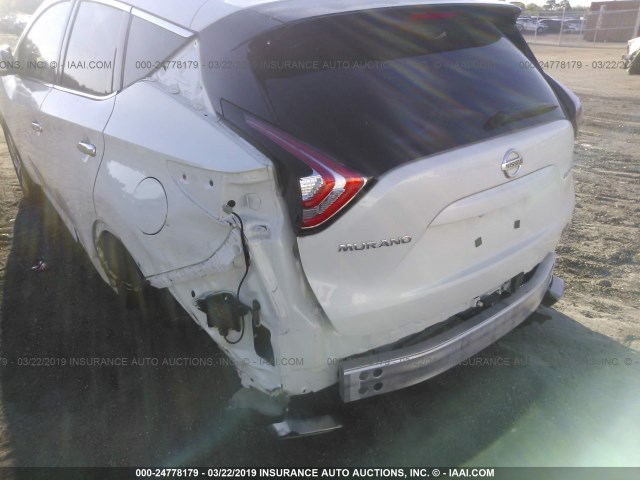 5N1AZ2MG6JN130734 - 2018 NISSAN MURANO S/SL/SV/PLATINUM WHITE photo 6