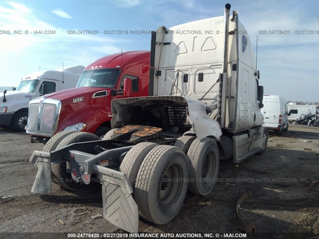 1FUJGLBG0CSBM1943 - 2012 FREIGHTLINER CASCADIA 125  WHITE photo 4