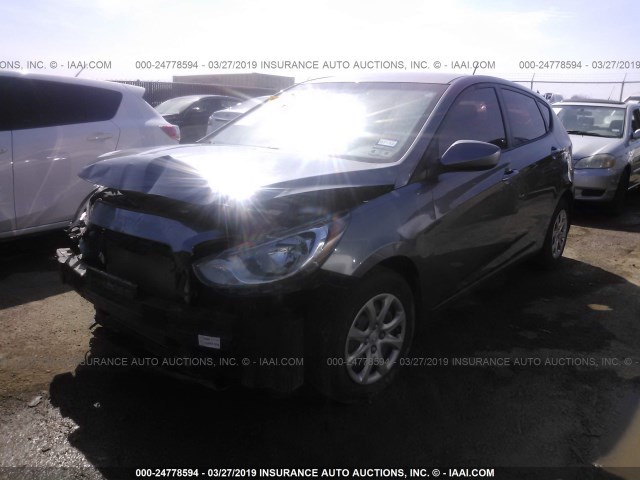 KMHCT5AE0EU161472 - 2014 HYUNDAI ACCENT GLS/GS GRAY photo 2