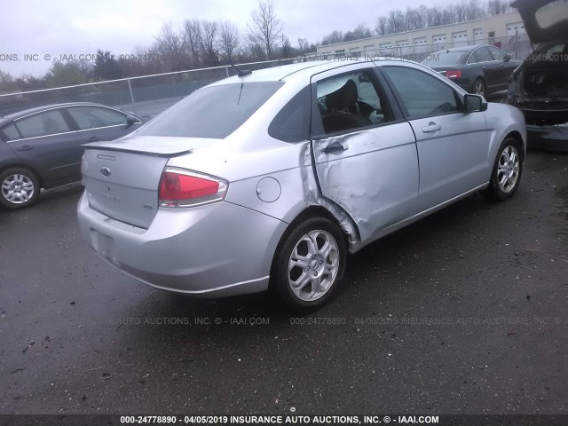 1FAHP36N29W130347 - 2009 FORD FOCUS SES SILVER photo 4