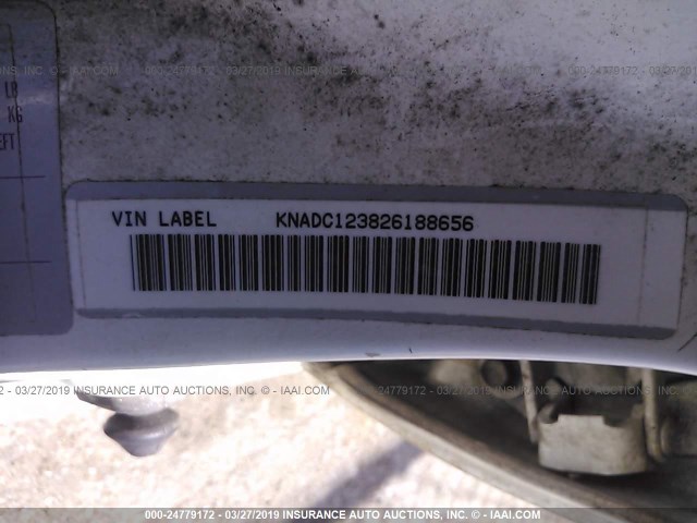 KNADC123826188656 - 2002 KIA RIO WHITE photo 9