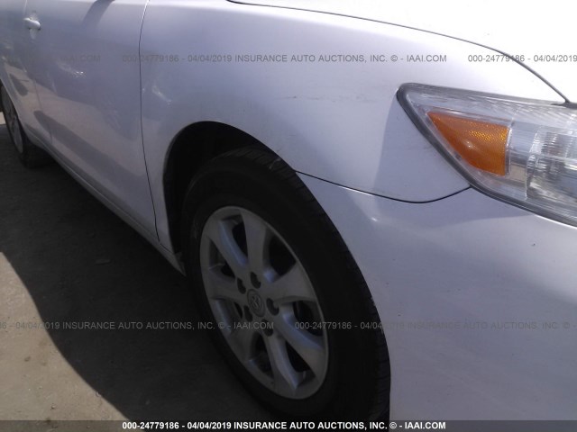 4T4BF3EKXBR143411 - 2011 TOYOTA CAMRY SE/LE/XLE WHITE photo 6