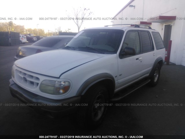 1FMDU83P7YUB11903 - 2000 FORD EXPLORER XLT WHITE photo 2