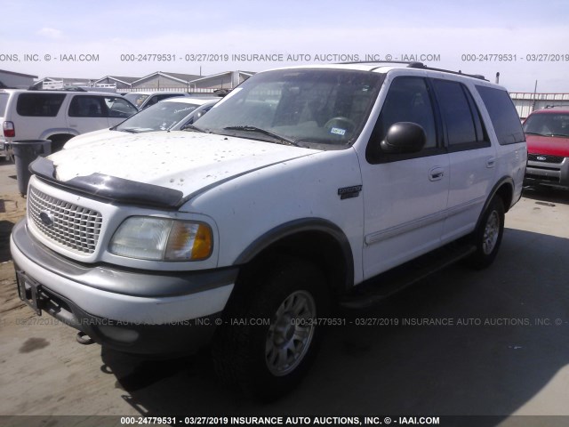 1FMRU1669YLC01656 - 2000 FORD EXPEDITION XLT WHITE photo 2