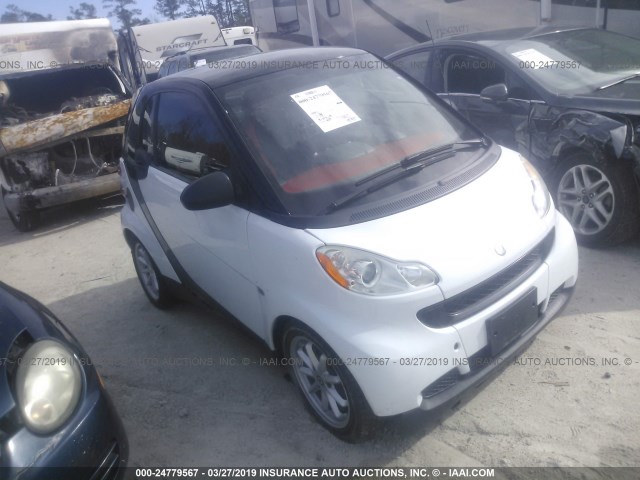 WMEEJ31X88K199025 - 2008 SMART FORTWO PURE/PASSION WHITE photo 1