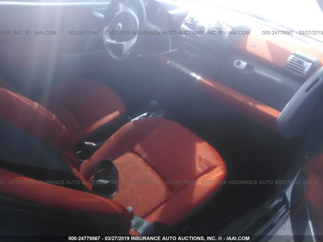 WMEEJ31X88K199025 - 2008 SMART FORTWO PURE/PASSION WHITE photo 5