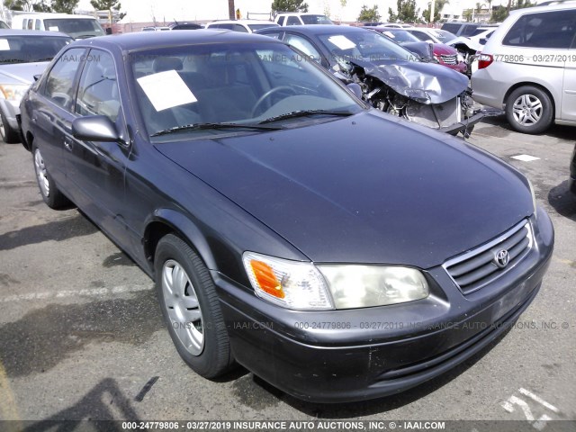 JT2BG22K910532761 - 2001 TOYOTA CAMRY CE/LE/XLE GRAY photo 1