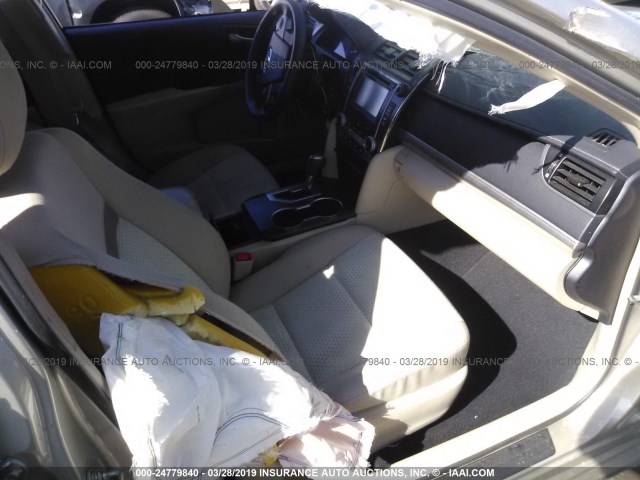 4T4BF1FK3ER384315 - 2014 TOYOTA CAMRY L/SE/LE/XLE 棕色 照片 5