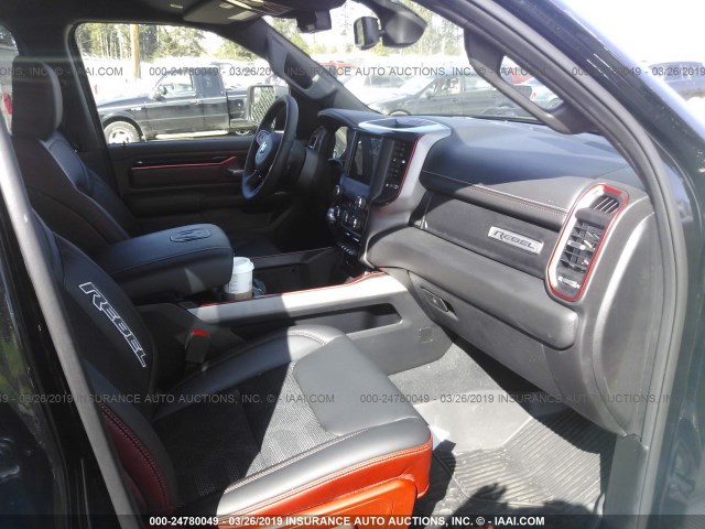 1C6SRFET6KN746888 - 2019 RAM 1500 REBEL შავი ფოტო 5