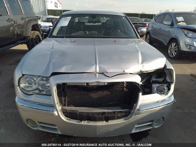 2C3KA63H17H880405 - 2007 CHRYSLER 300C SILVER photo 6