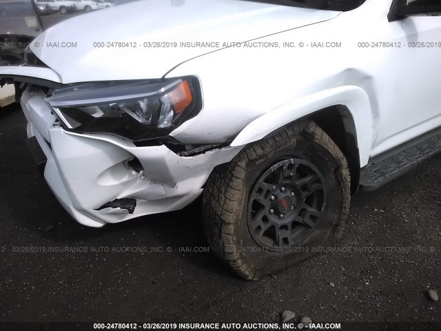 JTEBU5JR9G5362389 - 2016 TOYOTA 4RUNNER SR5 PREM/LTDL/TRAIL/TRD WHITE photo 6