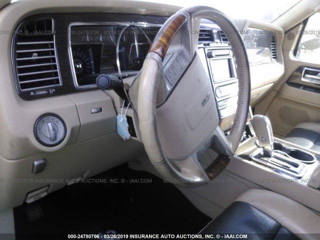 5LMFU27568LJ01235 - 2008 LINCOLN NAVIGATOR Blanc photo 5