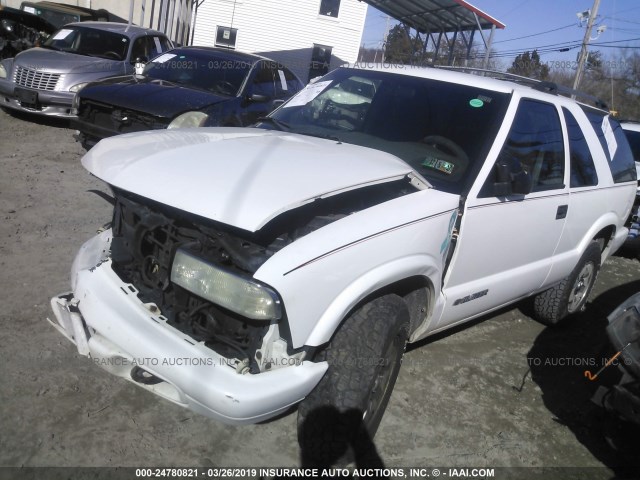 1GNCT18X64K127235 - 2004 CHEVROLET BLAZER WHITE photo 2