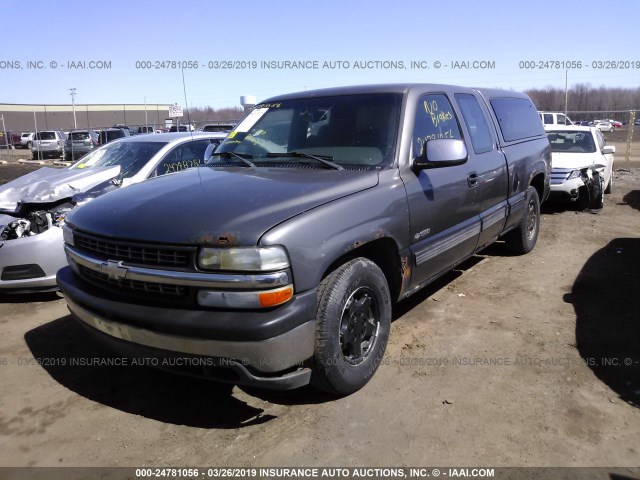 2GCEC19V321254164 - 2002 CHEVROLET SILVERADO C1500 GRAY photo 2