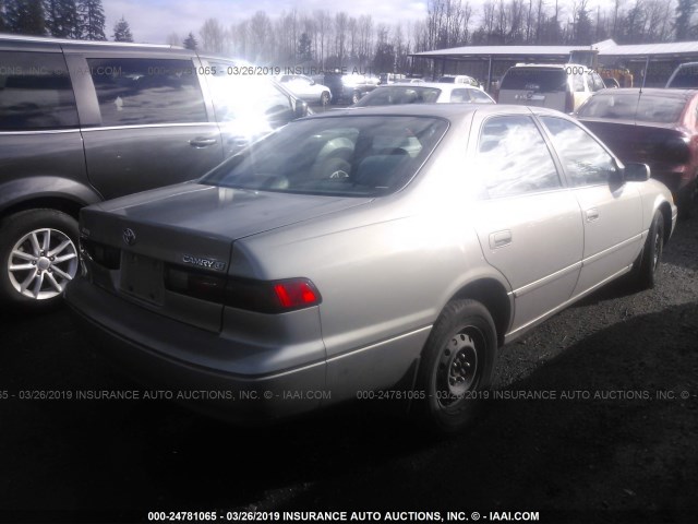 JT2BG22K9W0229065 - 1998 TOYOTA CAMRY CE/LE/XLE ვერცხლისფერი ფოტო 4