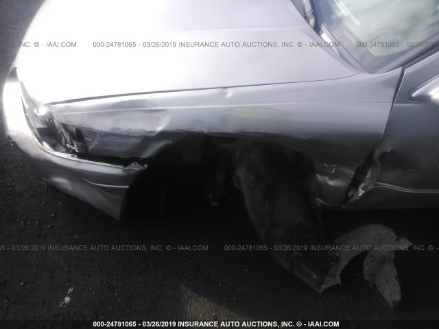 JT2BG22K9W0229065 - 1998 TOYOTA CAMRY CE/LE/XLE ვერცხლისფერი ფოტო 6