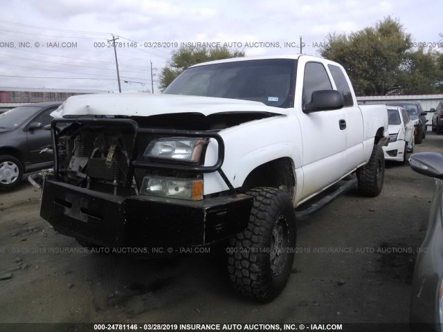 1GCHK29183E333459 - 2003 CHEVROLET SILVERADO K2500 HEAVY DUTY WHITE photo 2