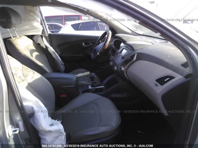 KM8JU3AG8FU056173 - 2015 HYUNDAI TUCSON LIMITED/SE SILVER photo 5