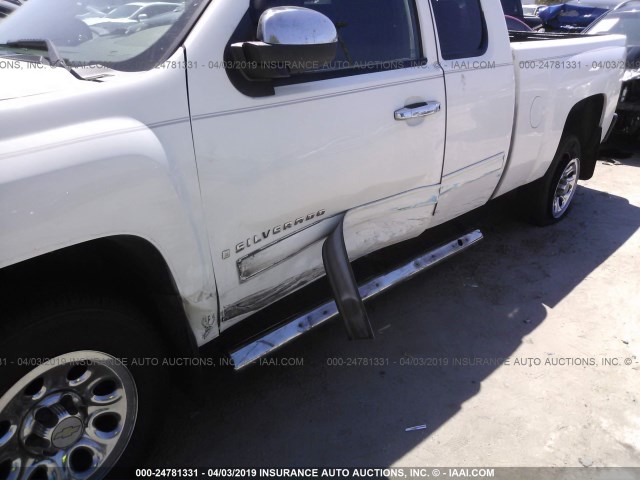 1GCSCREA7AZ292720 - 2010 CHEVROLET SILVERADO C1500  LS WHITE photo 6