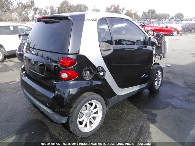 WMEEJ31X78K086277 - 2008 SMART FORTWO PURE/PASSION BLACK photo 4