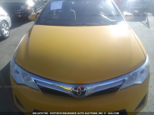 4T1BD1FK5DU089134 - 2013 TOYOTA CAMRY HYBRID/LE/XLE YELLOW photo 6