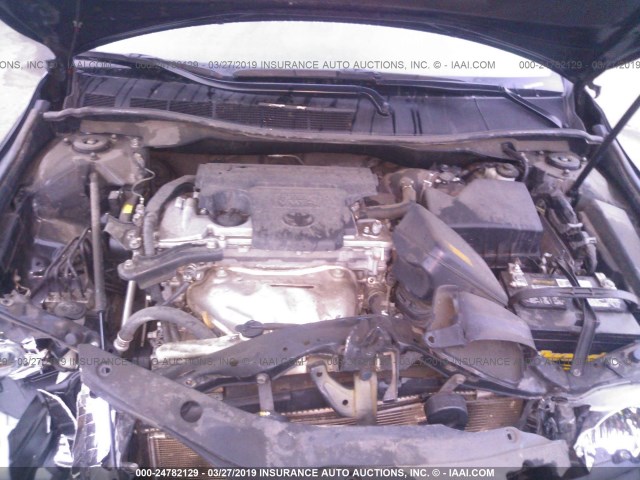 4T1BF1FK2FU004974 - 2015 TOYOTA CAMRY LE/XLE/SE/XSE შავი ფოტო 10